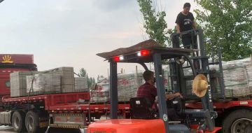 丹东 黄金麻冰裂纹，地铺石装车