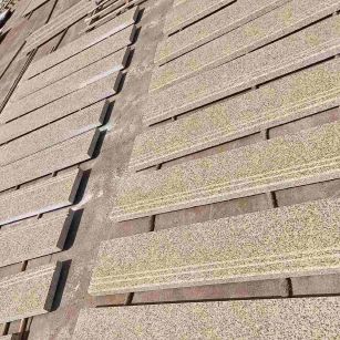 丹东 黄金麻花岗岩光面楼梯踏步