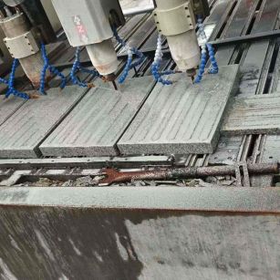 丹东 芝麻白花岗岩荔枝面盲道雕刻