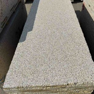 丹东 黄金麻花岗岩荔枝面毛板，半成品