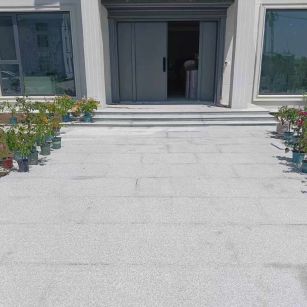 丹东 芝麻白花岗岩地铺石地面铺装