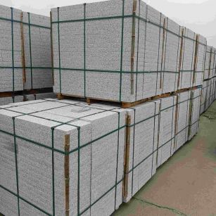 丹东 白麻花岗岩石材荔枝面地铺石（300*600*50）