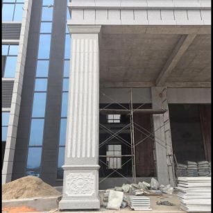 丹东 芝麻白光面花岗岩门楼大柱（罗马柱）配雕花底座