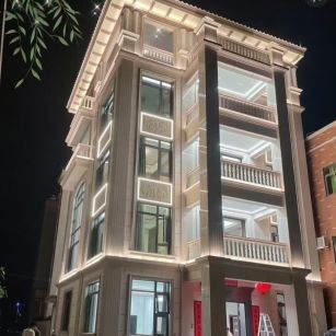 丹东 芝麻白花岗岩别墅外墙夜间效果