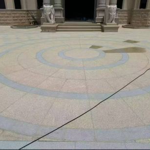 丹东 黄金麻芝麻灰花岗岩石材地铺拼接效果