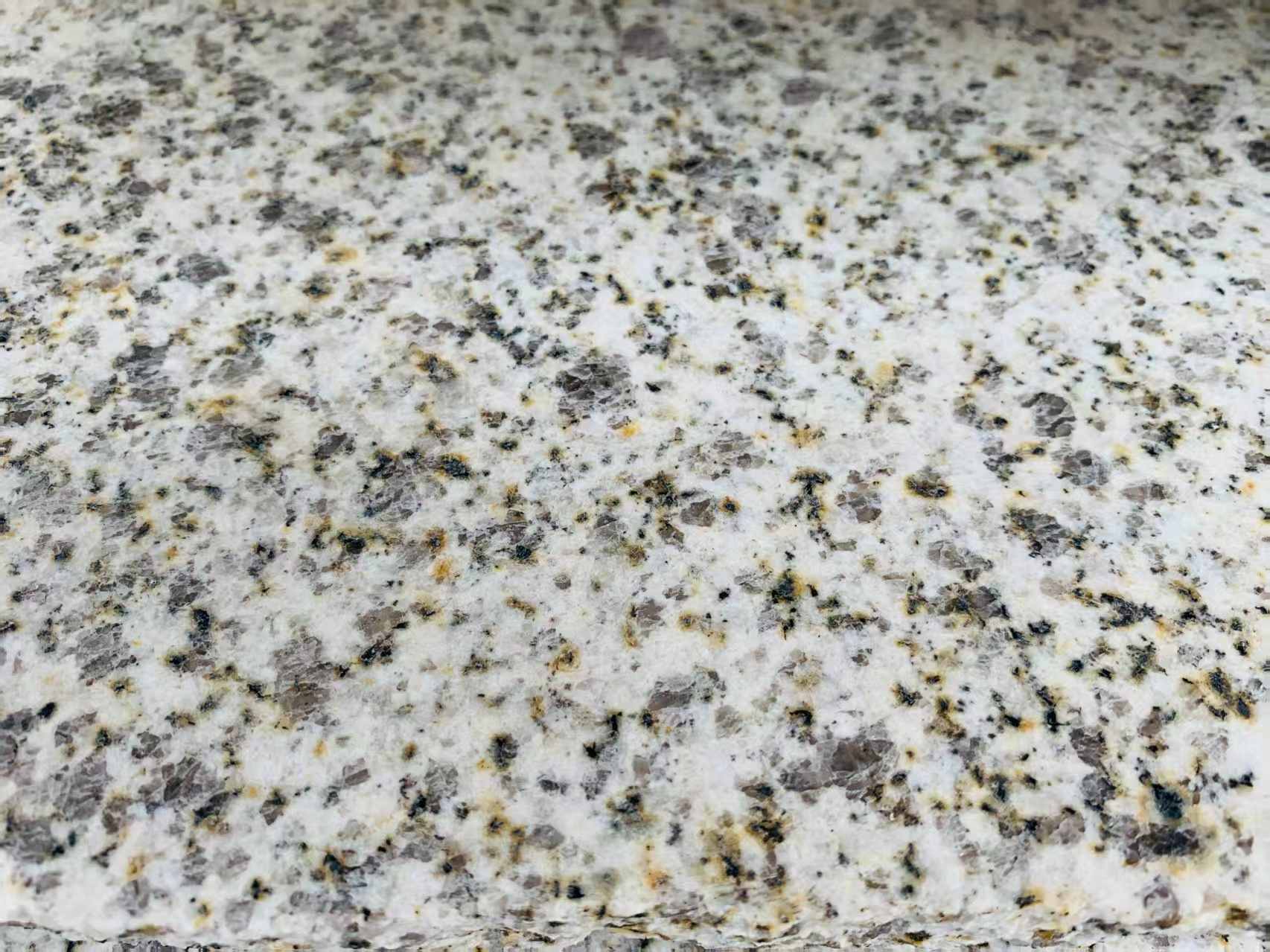 丹东 黄金麻花岗岩石材浅黄光面