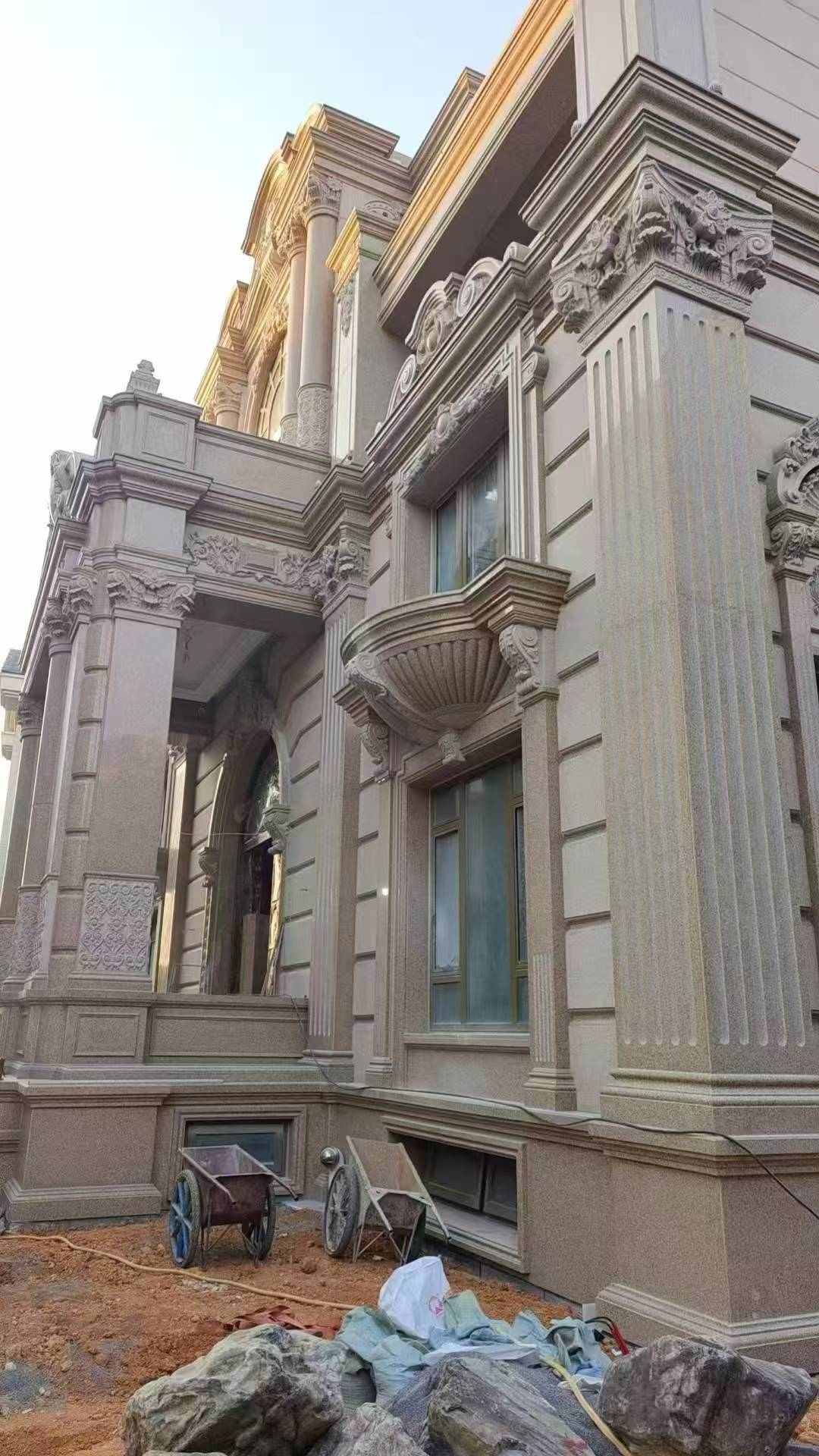 丹东 黄金麻花岗岩光面别墅外墙干挂施工完成