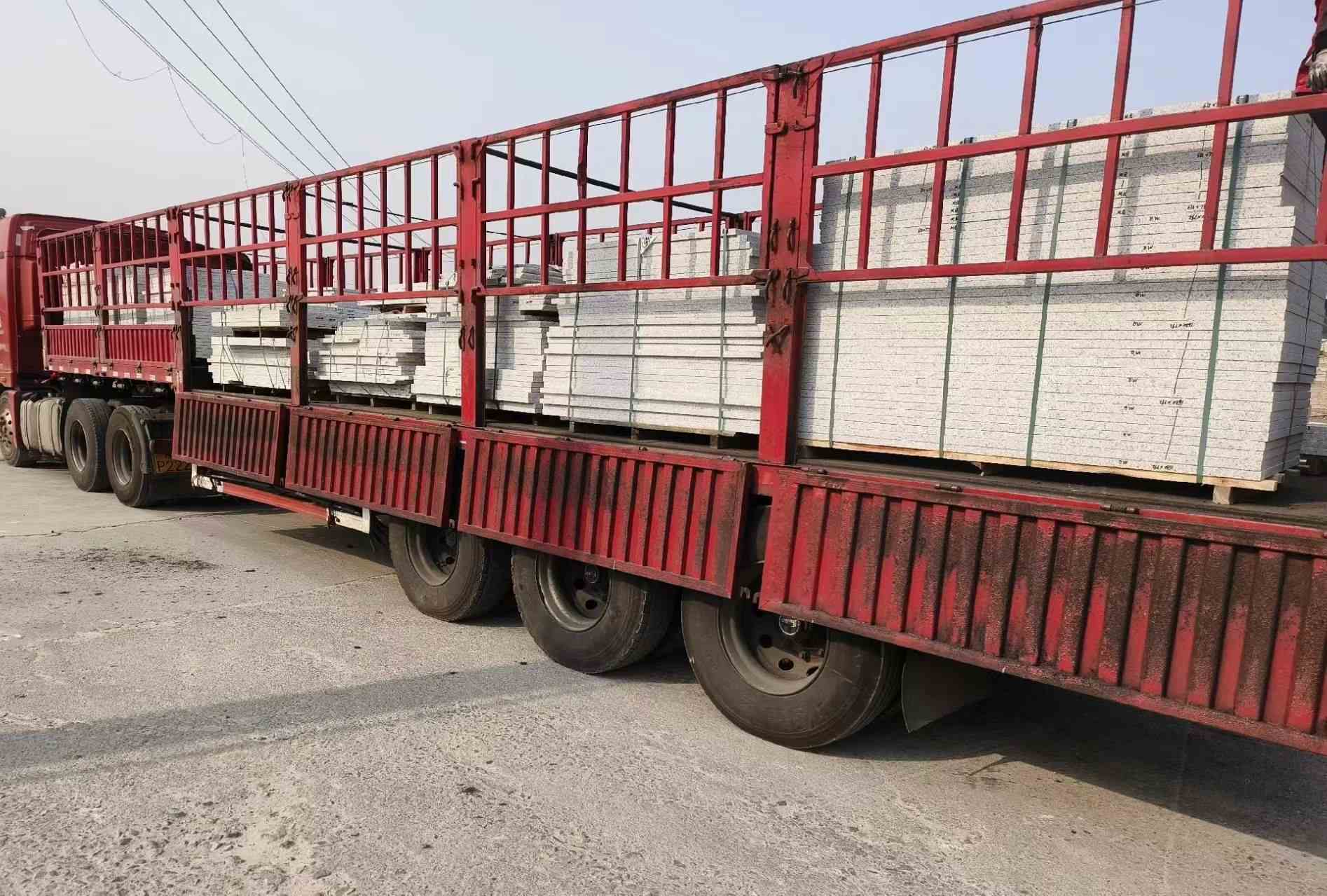 丹东 白麻荔枝面外墙干挂，工厂装车日常