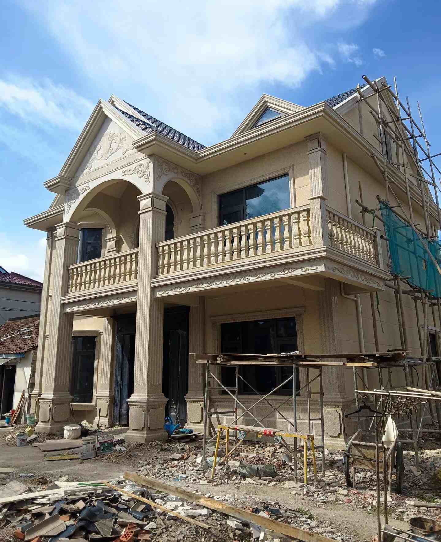 丹东 黄金麻花岗岩石材私人别墅雕花门楼柱阳台栏杆