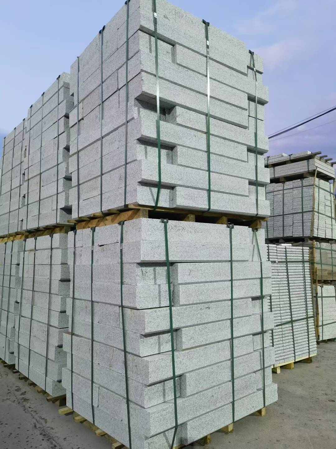 丹东 芝麻白花岗岩路沿石，路缘石，路肩石，道牙，立缘石，马路牙子，街沿石，侧石等