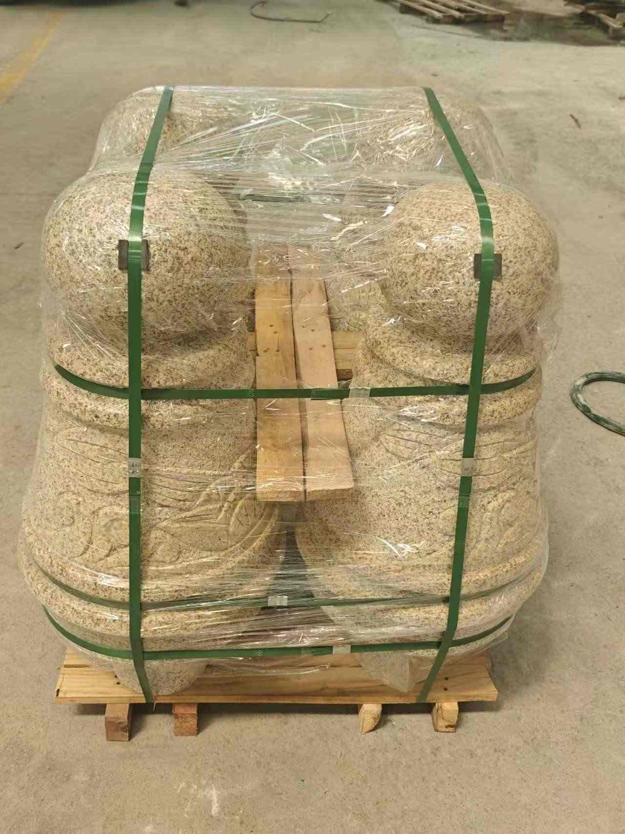 丹东 黄金麻异形定制雕花——棒棒糖挡车柱