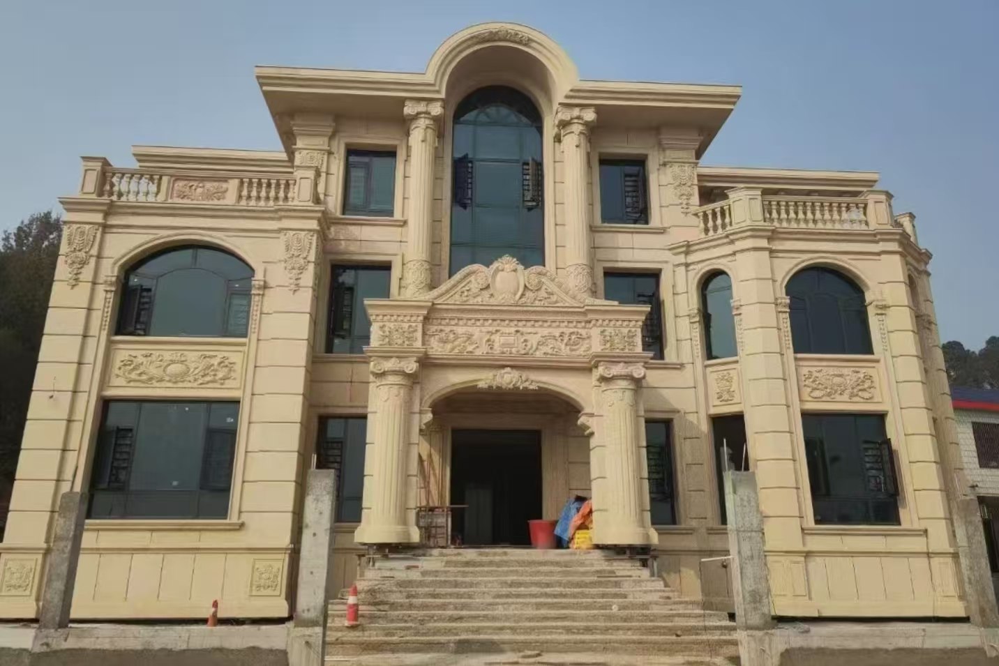 丹东 黄金麻花岗岩别墅外墙干挂