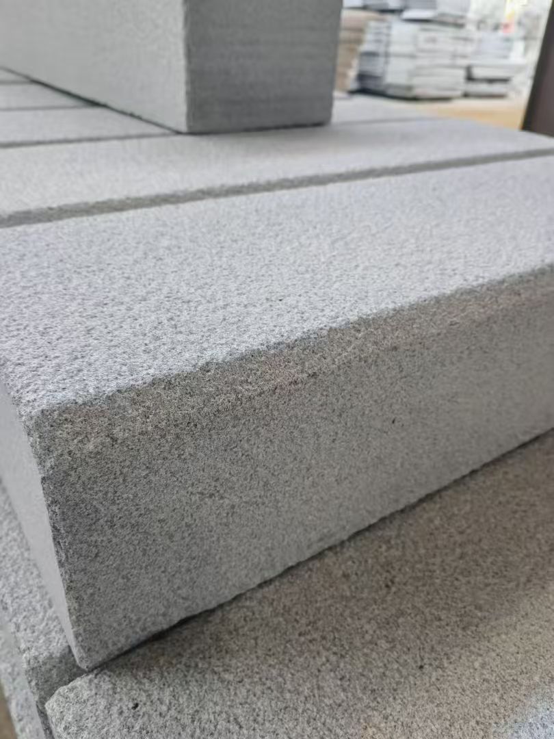 丹东 芝麻灰荔枝面路沿石