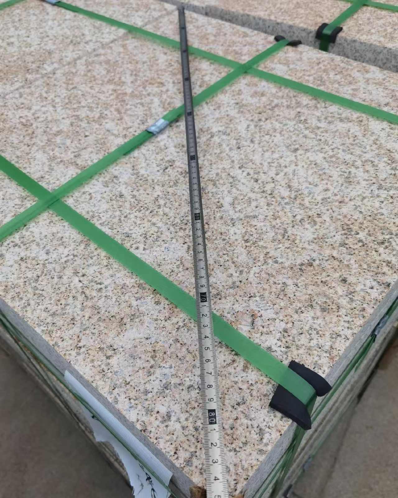 丹东 黄金麻火烧面地铺石