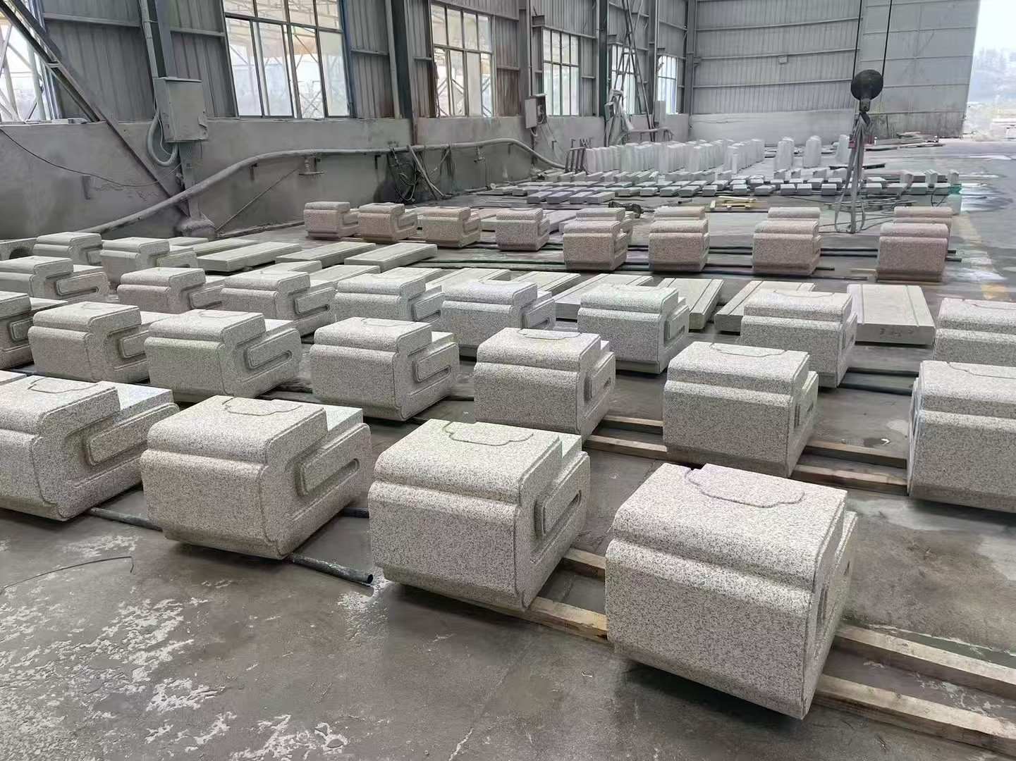 丹东 白麻花岗岩异形加工-石凳，坐凳