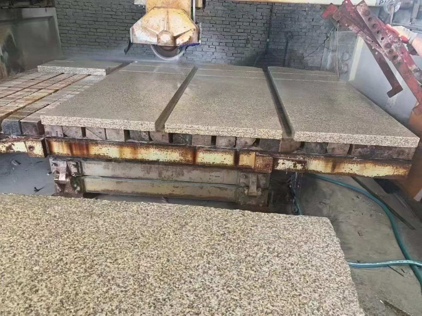 丹东 黄金麻荔枝面成品板加工