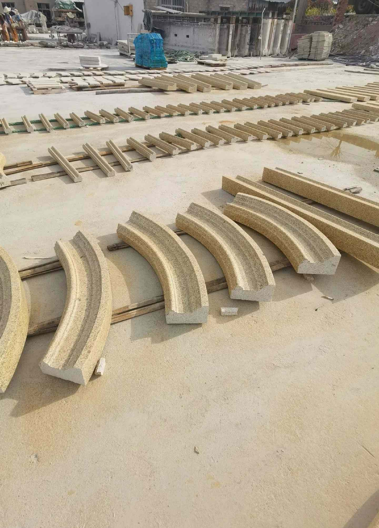 丹东 黄金麻花岗岩别墅线条