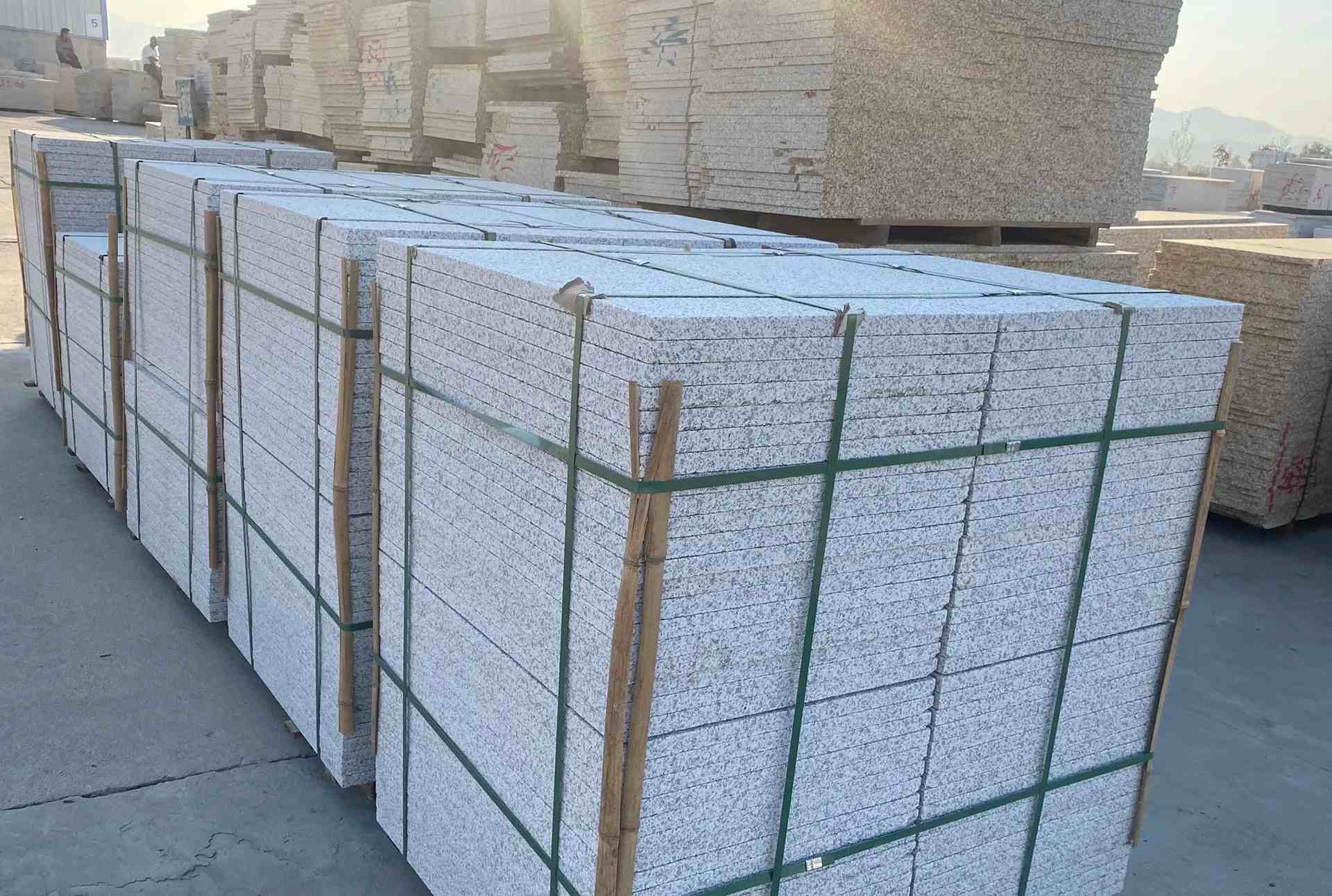 丹东 白麻花岗岩荔枝面地铺石