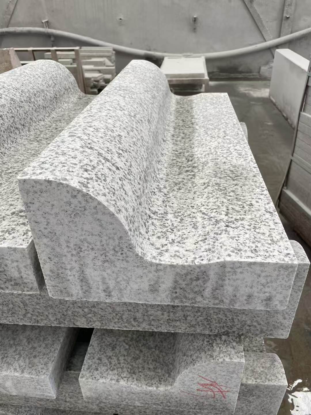 丹东 白麻花岗岩S型路沿石，路侧石，马路牙子等